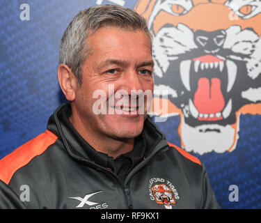 24. Januar 2019, Old Trafford, Manchester, England, Betfred Super League starten 2019; Daryl Powell Cheftrainer der Castleford Tiger Credit: Mark Cosgrove/News Bilder Stockfoto