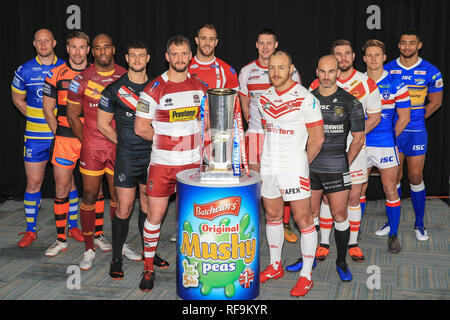 24. Januar 2019, Old Trafford, Manchester, England, Betfred Super League starten 2019; Captains group shot Credit: Mark Cosgrove/News Bilder Stockfoto