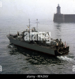 ROYAL NAVY Schnellboot/Fast Patrol Boot/Fast attack craft - Brave-Class-HMS tapfere Schwertkämpfer P1012 Stockfoto
