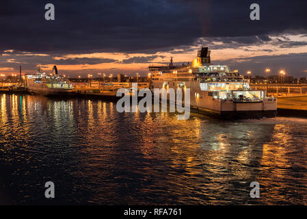 Calais Hafen Fährüberfahrt, Dover-Calais, Stockfoto