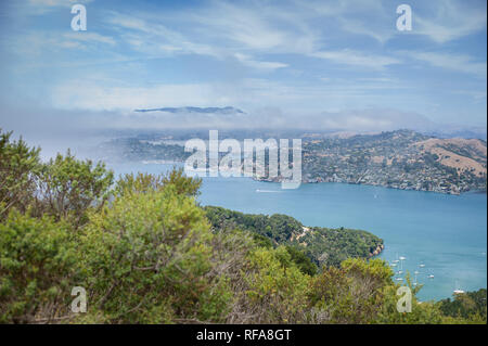 Angel Island State Park ist eine Insel in der Bucht von San Francisco, wo Wanderer einen super Blick auf die Stadt erhalten können. Stockfoto