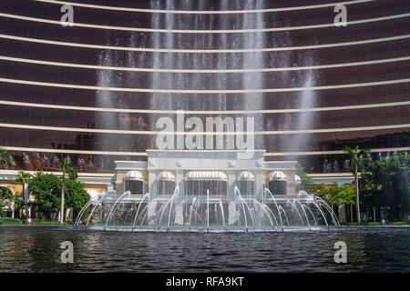 Ein Brunnen zeigen im Wynn Hotel und Casino in Macau, Asien. Stockfoto