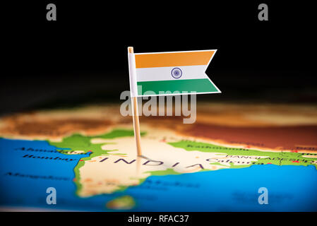 Indien markiert mit einer Flagge auf der Karte Stockfoto