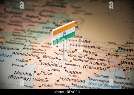 Indien markiert mit einer Flagge auf der Karte Stockfoto