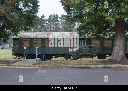 MOD Krankenwagen Waggon außerhalb des Museums für Militär- und Medizin, Keogh Kasernen, Mytchett, Surrey, Großbritannien Stockfoto