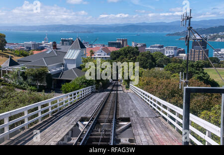 Die Seilbahn, ein Wellington Cable Car, bietet eine malerische Reise vom Herzen der Innenstadt von Wellington, Neuseeland Wellington Botanischen Garten Stockfoto