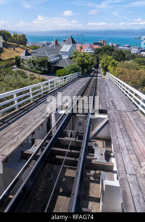 Die Seilbahn, ein Wellington Cable Car, bietet eine malerische Reise vom Herzen der Innenstadt von Wellington, Neuseeland Wellington Botanischen Garten Stockfoto