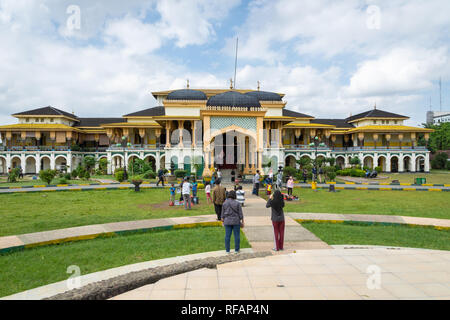 Medan, Indonesien - Januar 2019: Maimun Palace oder Maimoon Palace in Medan, Nordsumatra, Indonesien. Stockfoto