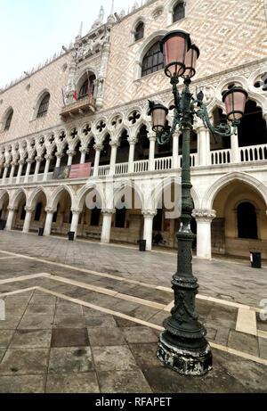 Venedig, Italien. 8 Nov, 2018. Palazzo Ducale (Dogenpalast) im Herzen der Stadt Venedig gesehen. Credit: Keith Mayhew/SOPA Images/ZUMA Draht/Alamy leben Nachrichten Stockfoto