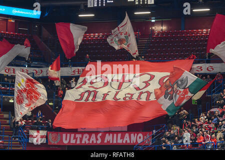 Foto Claudio Grassi/LaPresse 24 Maggio 2005 2019 Assago (MI) Italia sport Warenkorb AX Armani Exchange Olimpia Milano vs Zalgiris Kaunas - Turkish Airlines Eurolega 2018/2019 - Mediolanum Forum. Nella Foto: Ich tifosi di Olimpia Milano Foto Claudio Grassi/LaPresse Januar 24, 2019 Assago (MI) Italien sport Warenkorb AX Armani Exchange Olimpia Mailand Zalgiris Kaunas - Turkish Airlines EuroLeague 2018/2019 - Mediolanum Forum. Im Bild: Olimpia Mailand Unterstützer Vs. Stockfoto