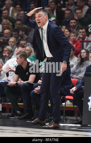 Foto Claudio Grassi/LaPresse 24 Maggio 2005 2019 Assago (MI) Italia sport Warenkorb AX Armani Exchange Olimpia Milano vs Zalgiris Kaunas - Turkish Airlines Eurolega 2018/2019 - Mediolanum Forum. Nella Foto: Sarunas Jasikevicius (Trainer Zalgiris Kaunas) Foto Claudio Grassi/LaPresse Januar 24, 2019 Assago (MI) Italien sport Warenkorb AX Armani Exchange Olimpia Mailand vs Zalgiris Kaunas - Turkish Airlines EuroLeague 2018/2019 - Mediolanum Forum. Im Bild: Sarunas Jasikevicius (Trainer Zalgiris Kaunas) Stockfoto