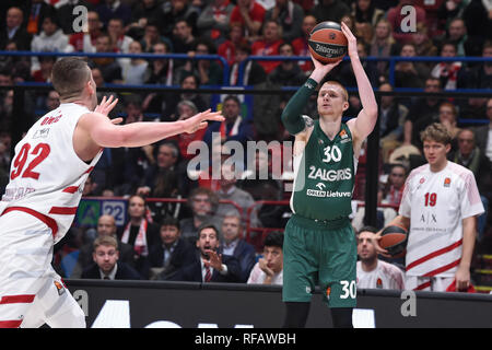 Foto Claudio Grassi/LaPresse 24 Maggio 2005 2019 Assago (MI) Italia sport Warenkorb AX Armani Exchange Olimpia Milano vs Zalgiris Kaunas - Turkish Airlines Eurolega 2018/2019 - Mediolanum Forum. Nella Foto: Aaron Weiß (#30 Zalgiris Kaunas) Al tiro Foto Claudio Grassi/LaPresse Januar 24, 2019 Assago (MI) Italien sport Warenkorb AX Armani Exchange Olimpia Mailand vs Zalgiris Kaunas - Turkish Airlines EuroLeague 2018/2019 - Mediolanum Forum. Im Pic: Aaron Weiß (#30 Zalgiris Kaunas) schießen Stockfoto