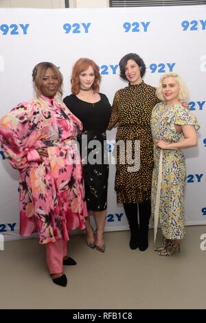 New York, NY, USA. 24 Jan, 2019. Retta, Christina Hendricks, Mae Whitman in der Ankunftshalle für NBC GUTE MÄDCHEN Vorschau Screening mit Guss, 92nd Street Y, New York, NY 24. Januar 2019. Credit: Eli Winston/Everett Collection/Alamy leben Nachrichten Stockfoto