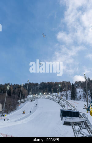 Schladming, Steiermark, Österreich. 25 Jan, 2019. Bauarbeiten und Helikopter Transport auf der Planai Stadion vor dem Nightrace in Schladming, Men's World Cup Nachtslalom 29.01.2019 - 22 Nachtslalom auf der Planai Credit: Tomasz Koryl/Alamy leben Nachrichten Stockfoto