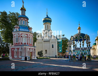 Heilige Gebäude von Sergijew Posad. Es ist eines der heiligen Ziele in Golden Ring, Russland Stockfoto