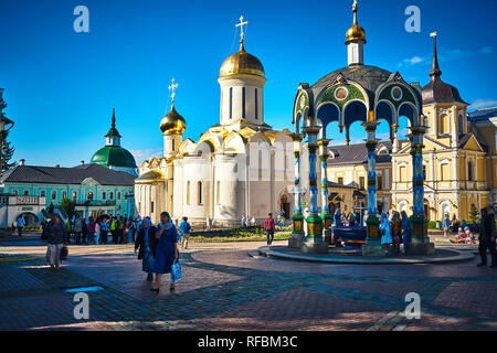 Heilige Gebäude von Sergijew Posad. Es ist eines der heiligen Ziele in Golden Ring, Russland Stockfoto