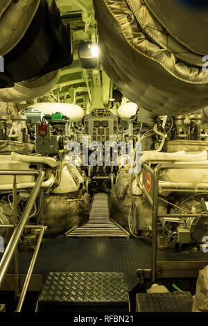 Die Geräte innerhalb des Atom-U-Boot der Französischen Marine Le Redoutable im maritimen Museum La Cite de La Mer in Cherbourg, Frankreich. Stockfoto