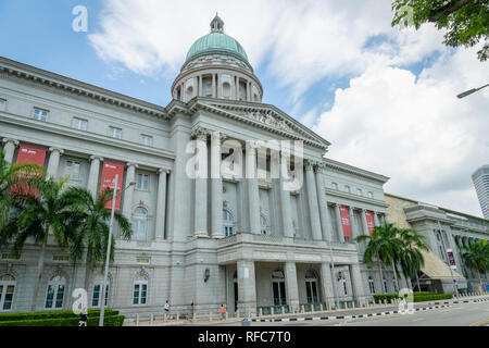 Singapur - Januar 2019: National Gallery Singapur Eingang. Die Galerie ist ein beliebtes Reiseziel in der Innenstadt von Singapur. Stockfoto