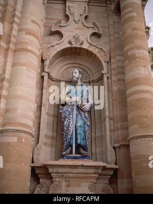 SAN PABLO DE PORTADA PRINCIPAL. Lage: IGLESIA DE SAN JUAN BAUTISTA. PALMA DEL CANDADO. Huelva. Spanien. Stockfoto