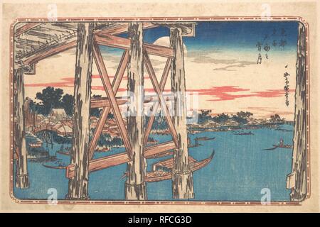 Twilight Mond in der Ryogoku Brücke. Artist: Utagawa Hiroshige (Japanisch, Tokyo (EDO) 1797-1858 Tokyo (EDO)). Kultur: Japan. Abmessungen: 13 3/4 x 8 1/2 in. (34,9 x 21,6 cm). Museum: Metropolitan Museum of Art, New York, USA. Stockfoto