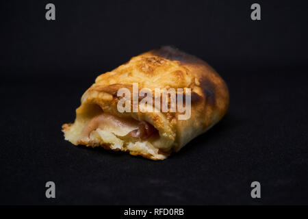 Pizza Brötchen mit Käse Stockfoto