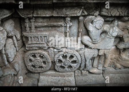 Steinmetzarbeiten am Borobudur buddhistischen Tempel, Muntilan, Zentraljava, Indonesien. Stockfoto
