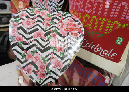 Traditionelle Valentines Tag anzuzeigen, Kmart, NYC, USA Stockfoto