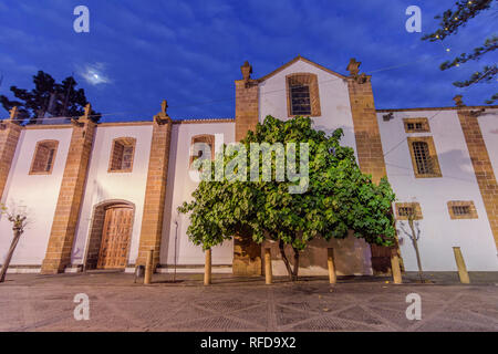 Nacht in Teror Hauptplatz Stockfoto