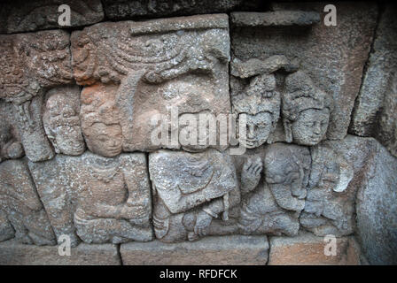 Steinmetzarbeiten am Borobudur buddhistischen Tempel, Muntilan, Zentraljava, Indonesien. Stockfoto