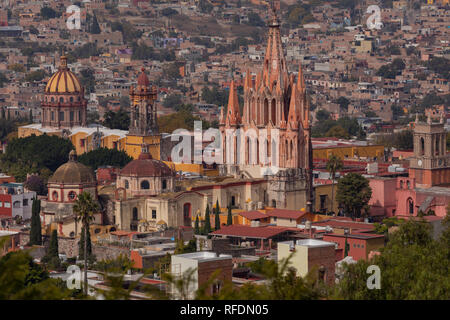 Parroquia de San Miguel Arcángel, die Pfarrkirche von San Miguel de Allende, Mexiko. Stockfoto