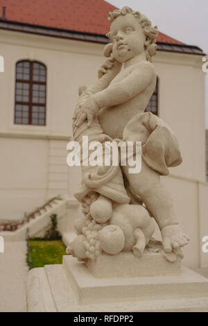 Detail des Rokoko Statue in der Burg von Bratislava Stockfoto