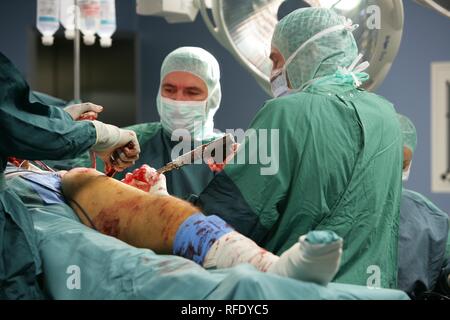 Hüftgelenk, Betrieb Stockfoto