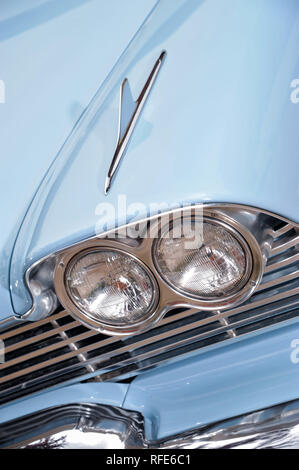 1958 Plymouth Savoy - klassische amerikanische Limousine aus den Flossen und Chrom ära Stockfoto