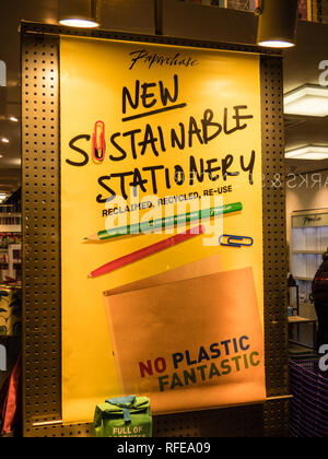 Schnitzeljagd, Kunststoff sich nachhaltige Stationäre, Fenster anzuzeigen, Oxfordshire, England, UK, GB. Stockfoto