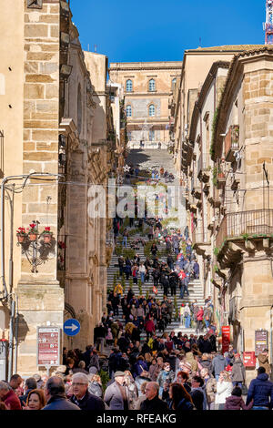 Scalinata di Santa Maria del Monte (Treppe von Santa Maria del Monte). Catlagirone Sizilien Italien Stockfoto