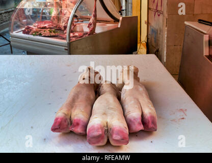 Costa Piscaria, die Straße täglich Markt in Catania Sizilien Italien. Frischer Fisch, Fleisch, Gemüse Stockfoto