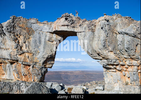 Wolfberg Berg in der Cederberg Wilderness Area ist die Heimat einer Wander- oder Rucksack Trail führt durch Wolfberg Risse zu berühmten wolfberg Arch. Stockfoto