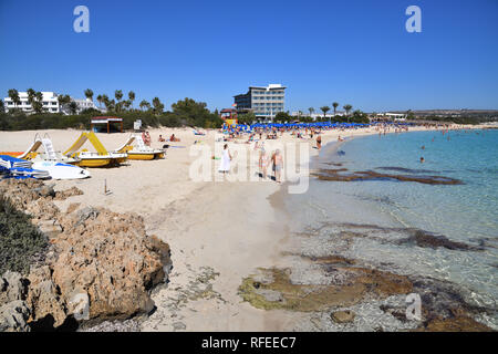 Ayia Napa, Zypern - 1. November. 2018. Allgemeine Ansicht schöne Makronissos Beach Resort Stockfoto