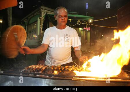 Swp, Singapur: Lau Pa Sat, Alter Markt, Food Center. Central Business District, Robinson. Nächtliche open air Satay Grill Stockfoto