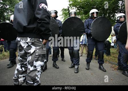 DEU Deutschland Weeze: die Polizei, die Ausübung der deutschen und niederländischen Polizei Einheiten. Stockfoto