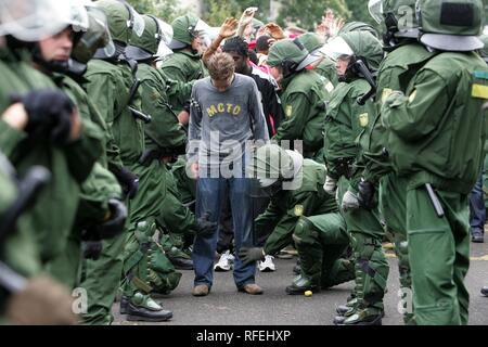 DEU Deutschland Weeze: die Polizei, die Ausübung der deutschen und niederländischen Polizei Einheiten. Stockfoto