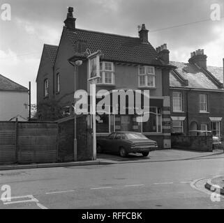 Gordon Arms (geschlossen) 1973 70186 Hants Nummer 225 Stockfoto