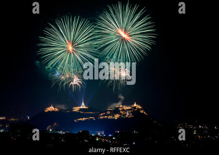 Licht und Feuerwerk in Phra Nakhon Khiri jährliche Messe auf Frbruary in Phetchaburi Provinz, Thailand. Stockfoto