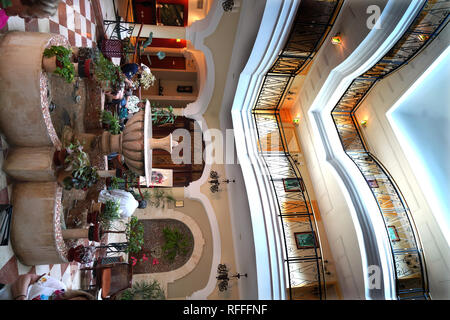 Die Lobby des Iberostar Grand Trinidad, Trinidad, Kuba Foto von Dennis Brack Stockfoto