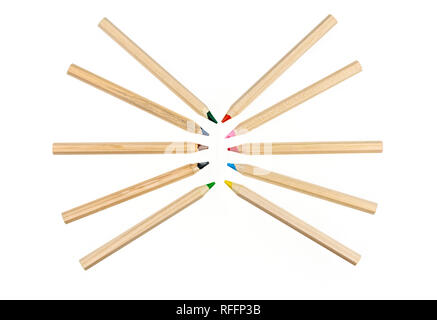 Anordnung der Bunte Bleistifte in einem Muster Stockfoto