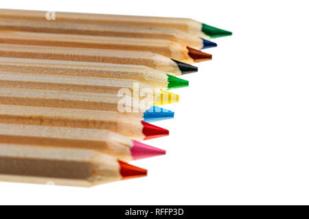 Anordnung der Bunte Bleistifte in einer Reihe Stockfoto