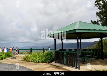 Szenen aus dem Laufwerk, bis die Mackay Eungella Straße nach dem 2018 Eungella Buschfeuer, Queensland, Australien Stockfoto