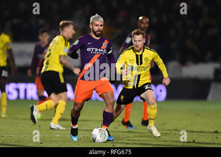 BURTON-on-Trent, Großbritannien, 23. Januar. Manchester City Stürmer Sergio Agüero (10) Während die Carabao Pokalspiel zwischen dem Burton Albion und Manchester City an der Pirelli Stadium, Burton upon Trent am Mittwoch, 23. Januar 2019. (Credit: MI Nachrichten & Sport) Stockfoto