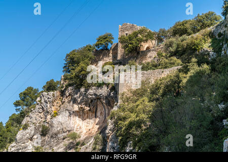 Burgruine Castell d'Alaro im Gebirge der Serra de Tramuntana, Mallorca, Balearen, Spanien | Burgruine Castell d'Alaró, Serra de Tramuntana mounta Stockfoto