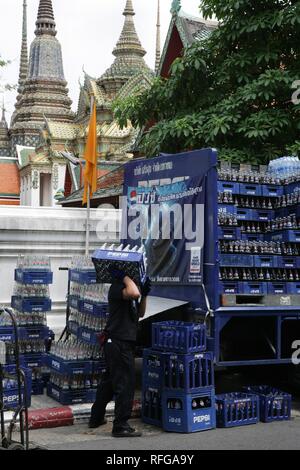 THA Thailand Bangkok Lieferwagen von Pepsi Cola im Wat Pho Stockfoto